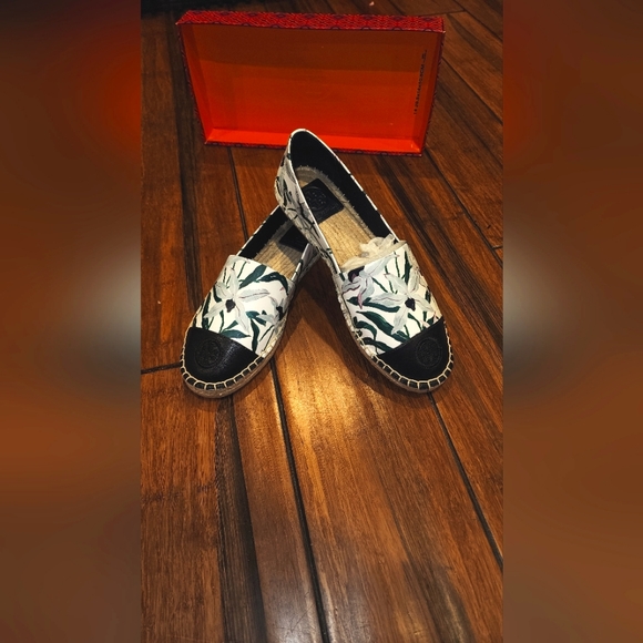 **NIB**Tory Burch Color Block Leather Espadrille, Ivory Desert Bloom/Navy Nappa - Picture 6 of 9